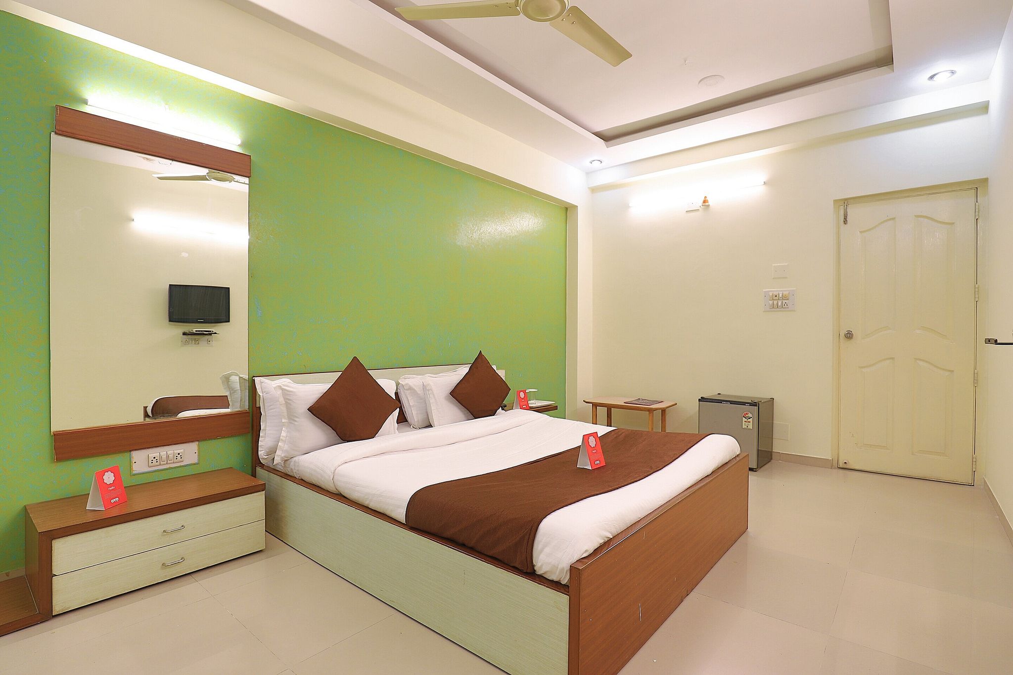 Super Hotel O Vibrant Residency Deluxe Room 5