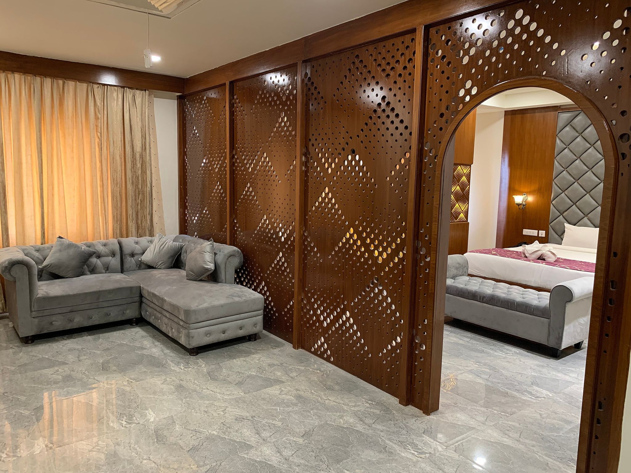 PRESIDENTIAL SUITE