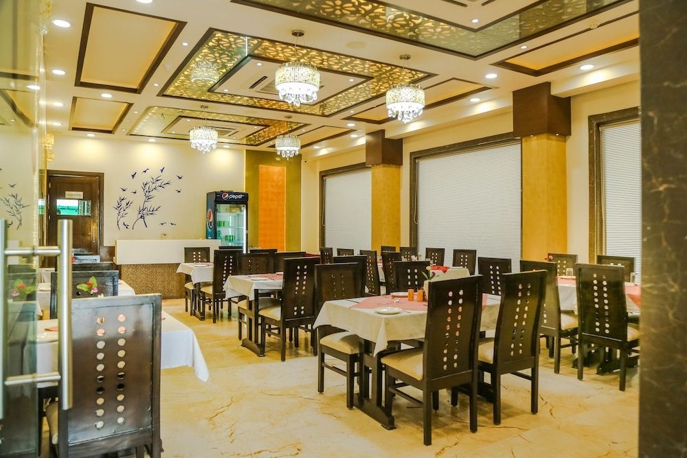 undefined Hotel Taj Heights 4