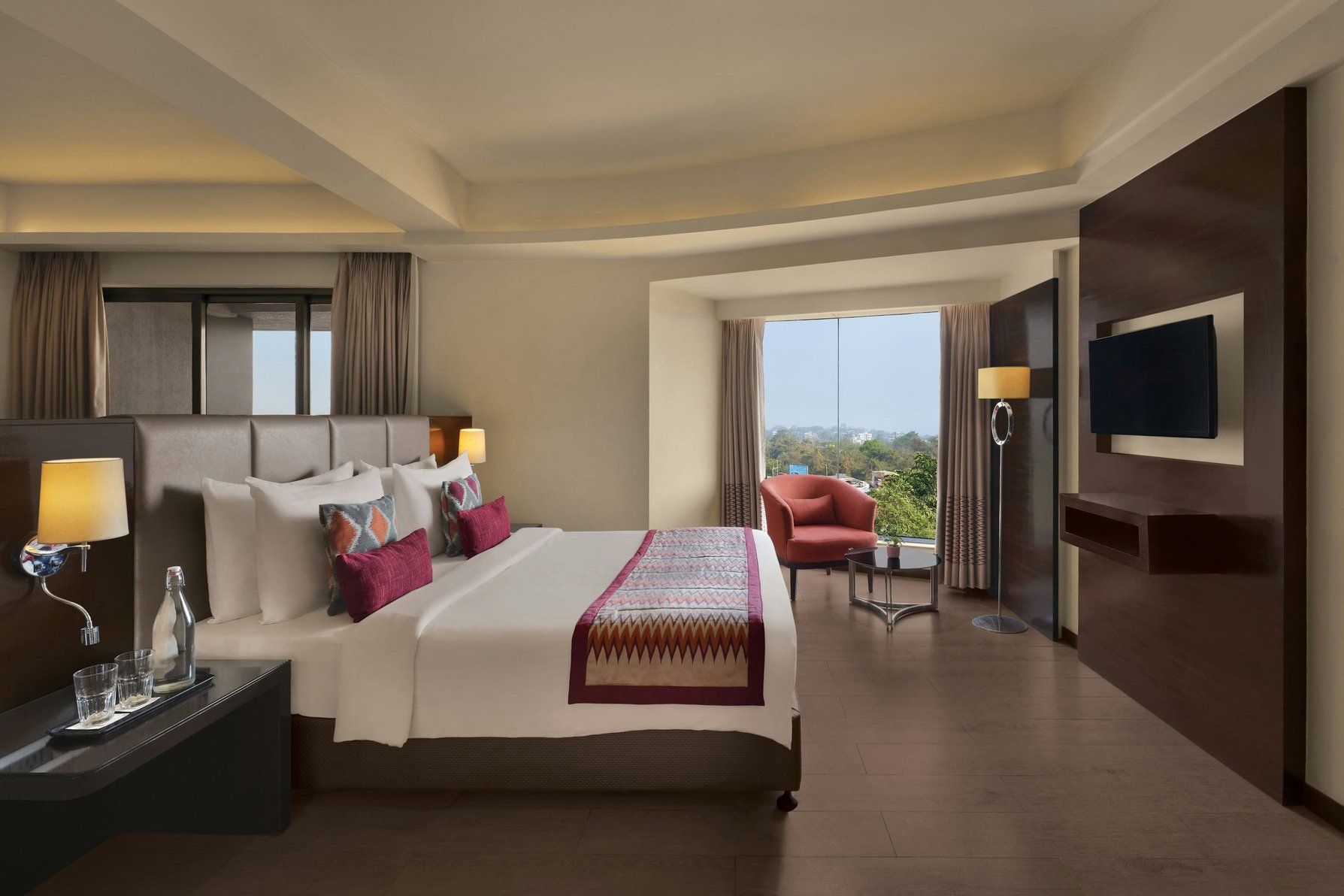 Classic Room with 1 King Bed and City View and Sofa Bed