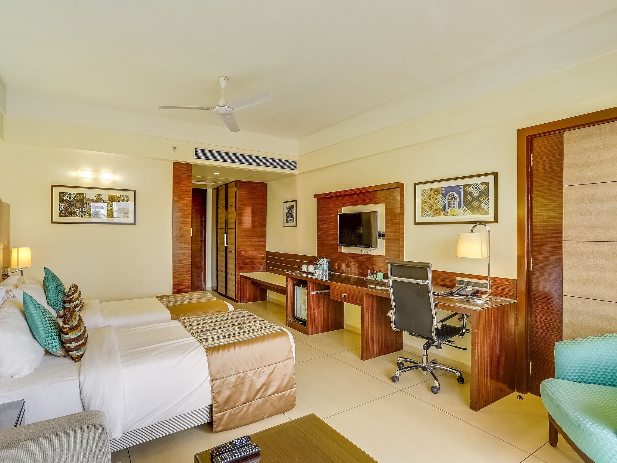 The Fern Kadamba Hotel And Spa Winter Green Room 4