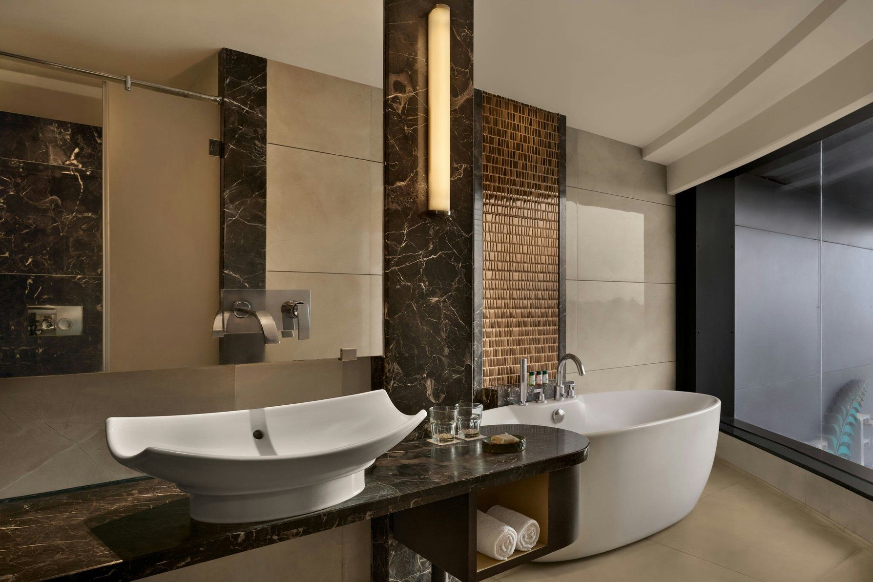 1 Bedroom Suite with City View and Balcony