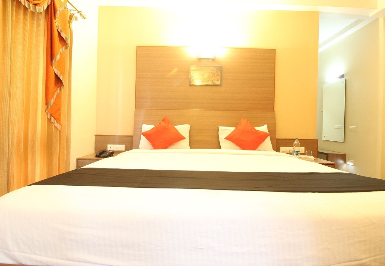 Sri Balaji Hotels Royal Club Suite 2