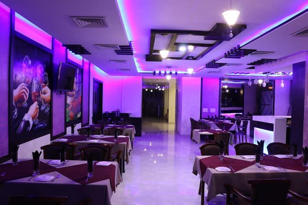 undefined Hotel Reevanta 4