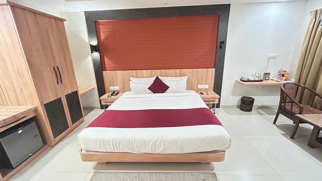 Hotel Reevanta Deluxe Room