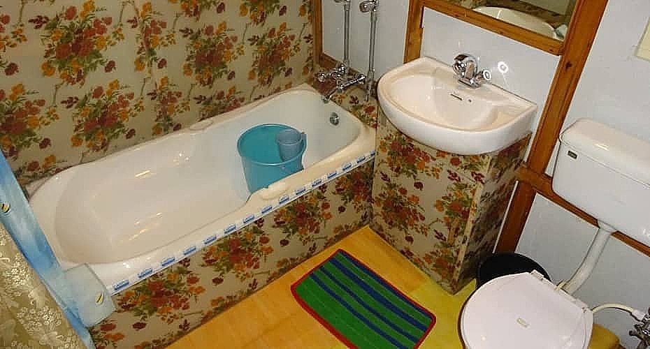 Deluxe Room Washroom