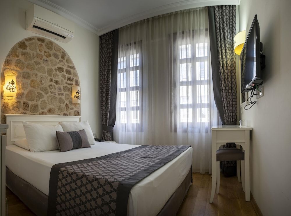 Argos Hotel Standard Room, Non Smoking, City View 5