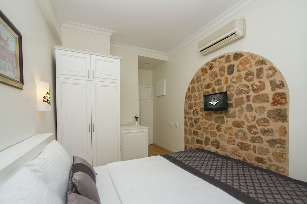 Argos Hotel Standard Room, Non Smoking, City View 4