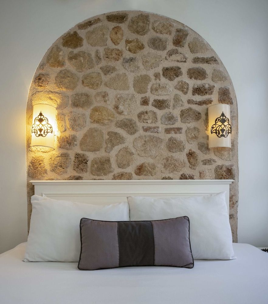 Argos Hotel Standard Room, Non Smoking, City View 9