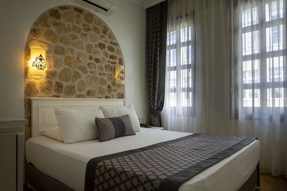 Argos Hotel Standard Room, Non Smoking, City View 11