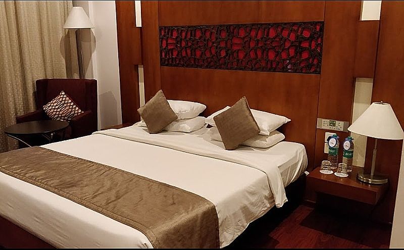 Olive Downtown Executive Room 5