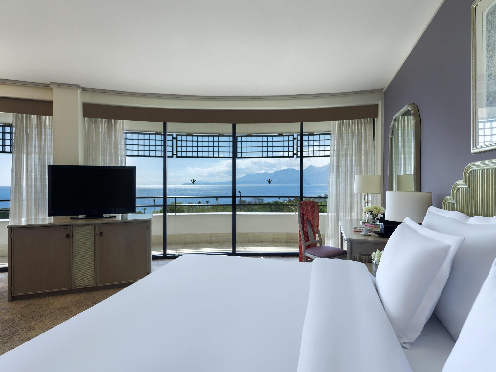 Junior Suite Sea View With King Bed
