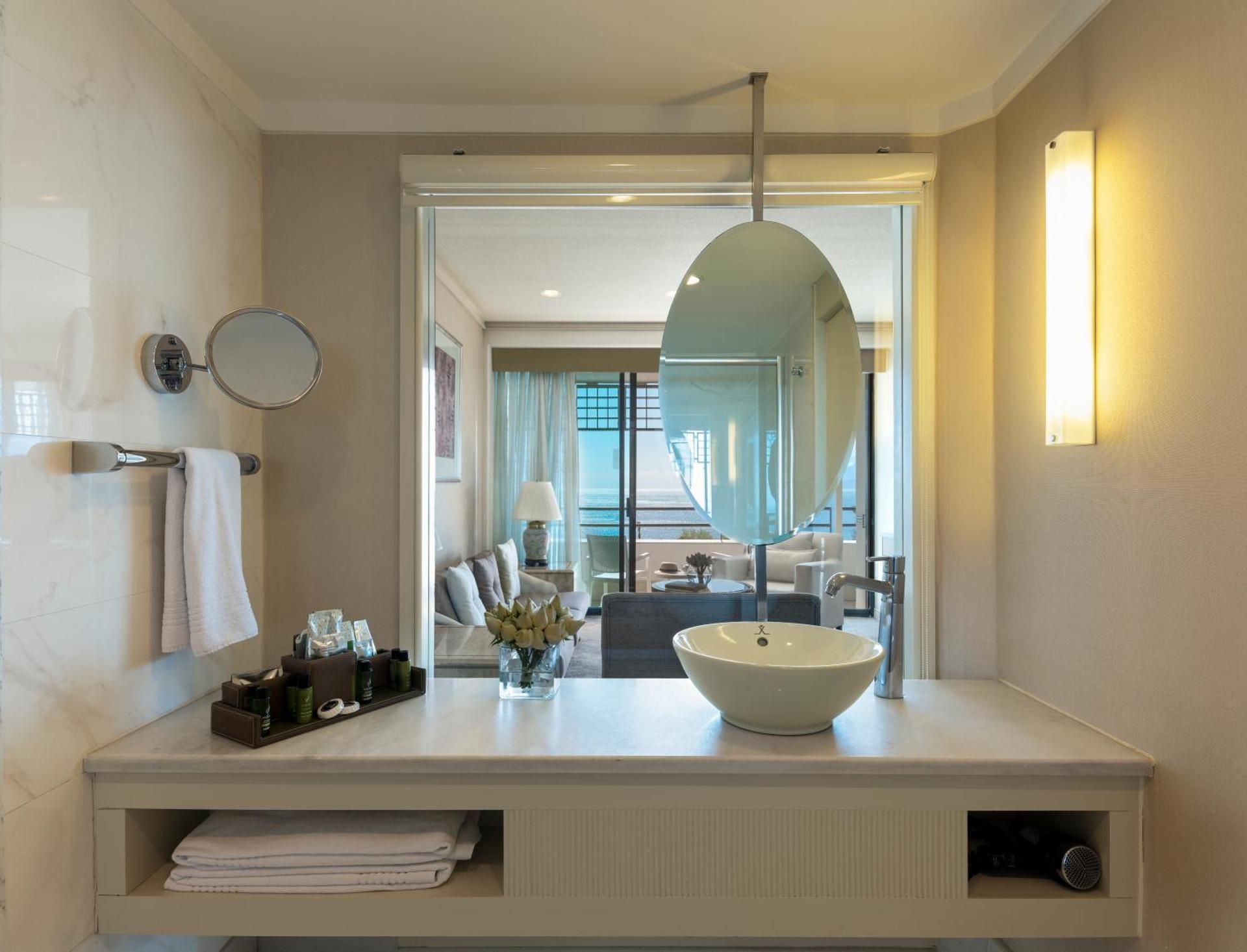 Junior Suite Sea View With King Bed