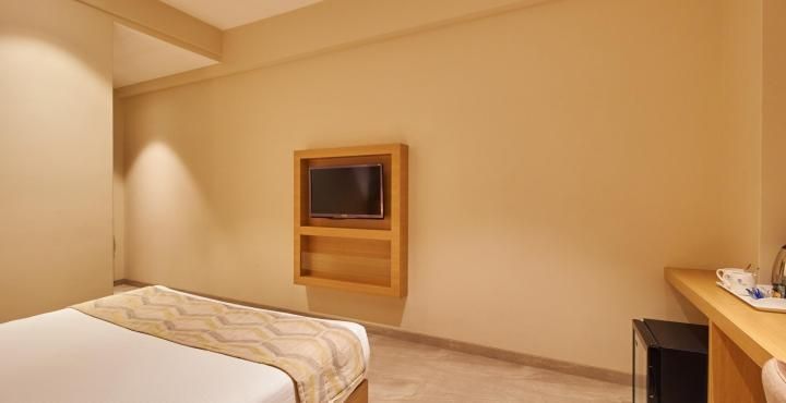 Click Hotel Bhuj Premium Room 9