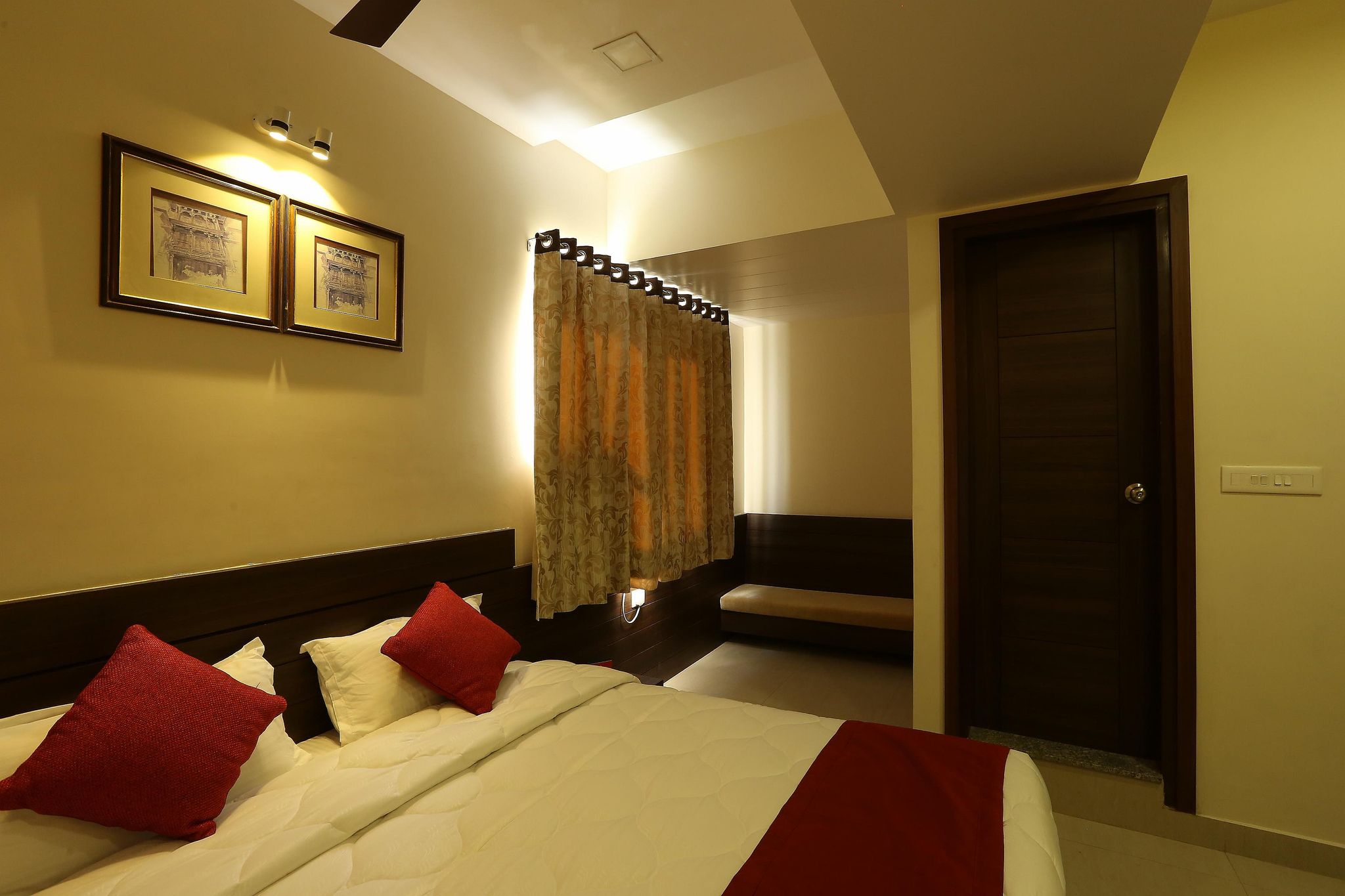 Hotel Ghoonghat