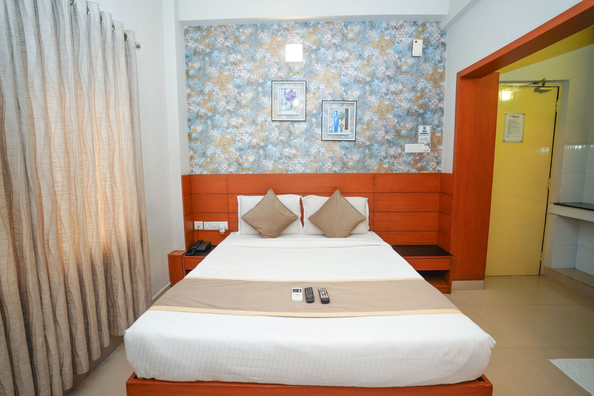 Zaith Residency Deluxe Double Room