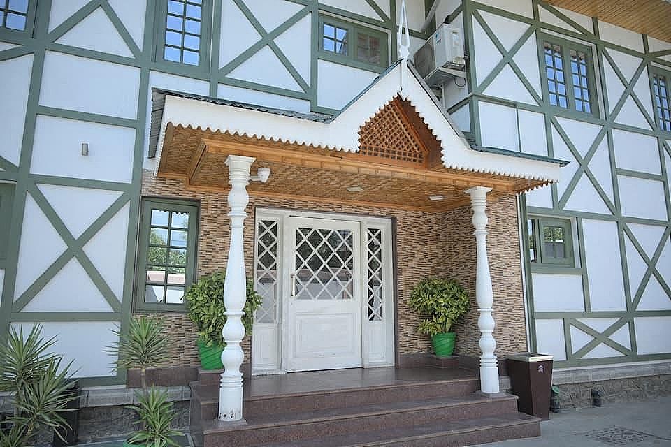 undefined Royal Comfort Regency at Dal Lake 6