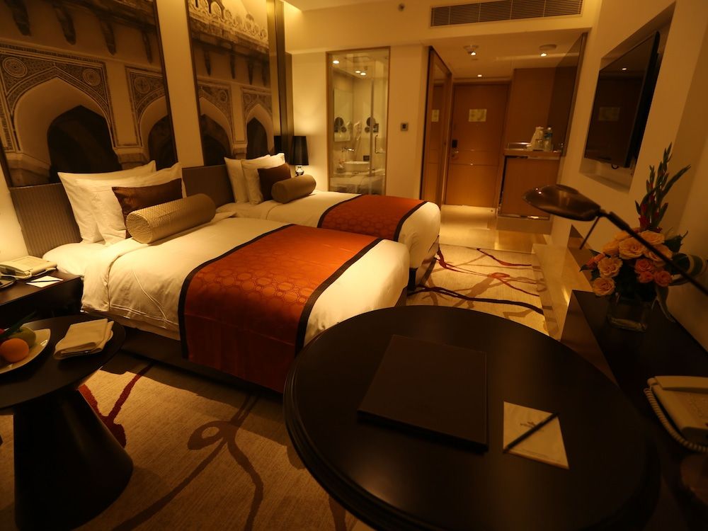 Pride Plaza Hotel Aerocity Deluxe Twin 3