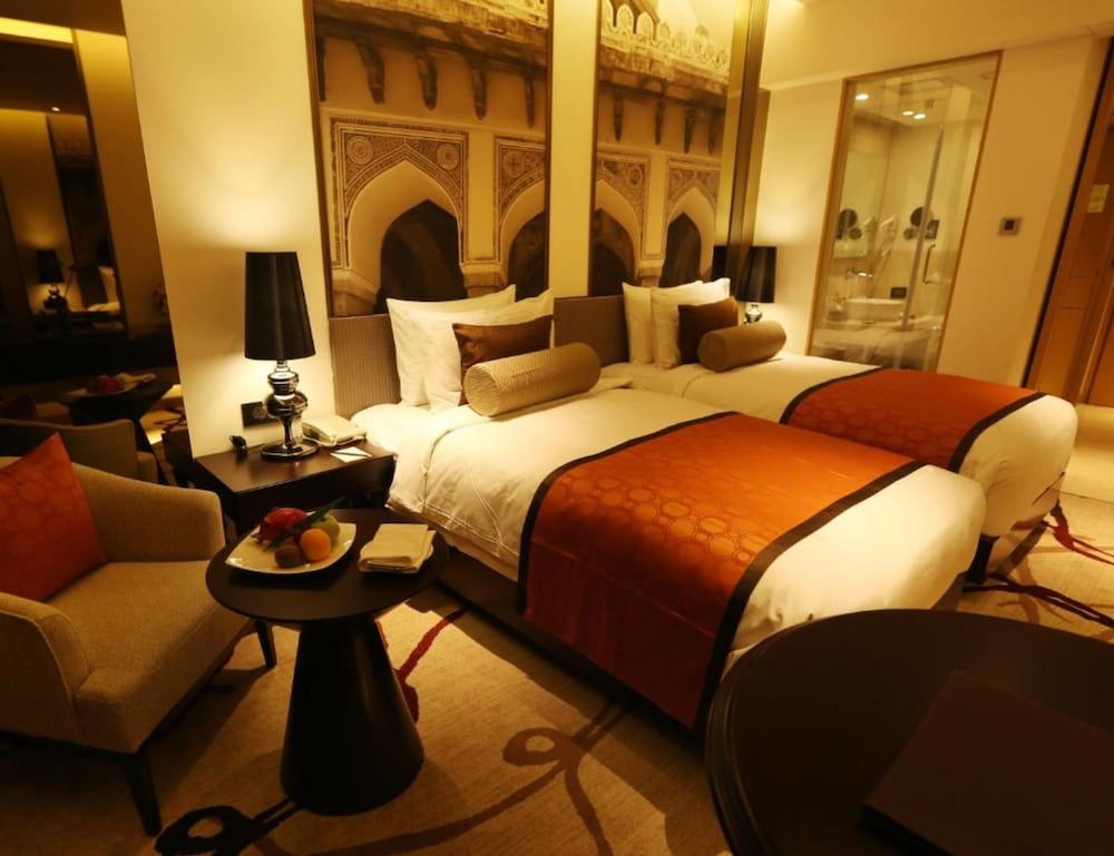 Pride Plaza Hotel Aerocity Deluxe Twin 2