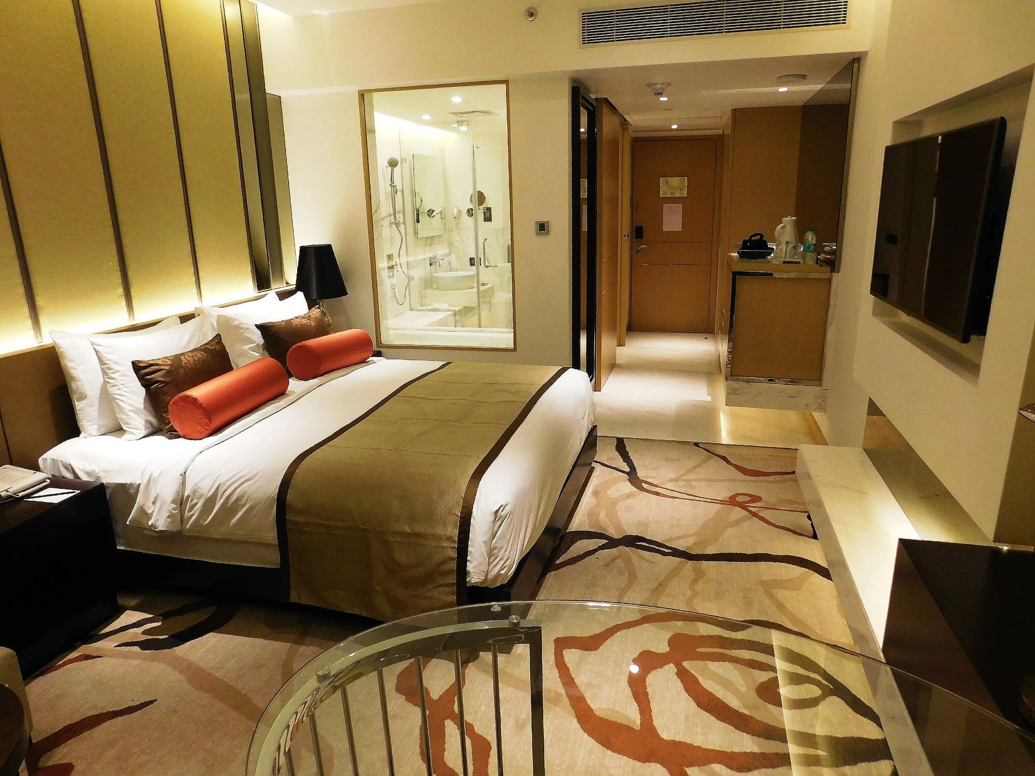 Premium Luxury Suite with Bathtub