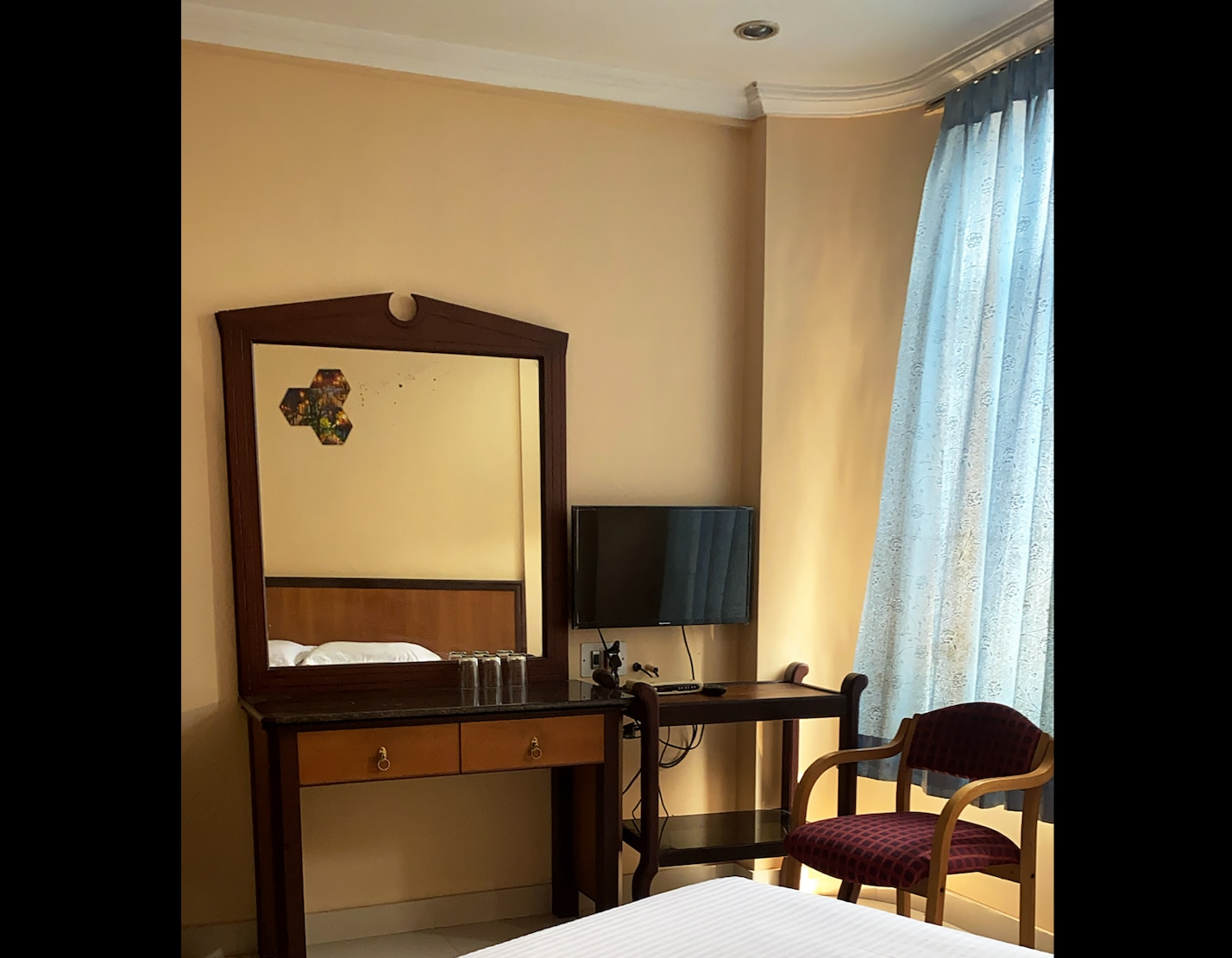 Hotel Meridian Palace Standard Room Non AC 8