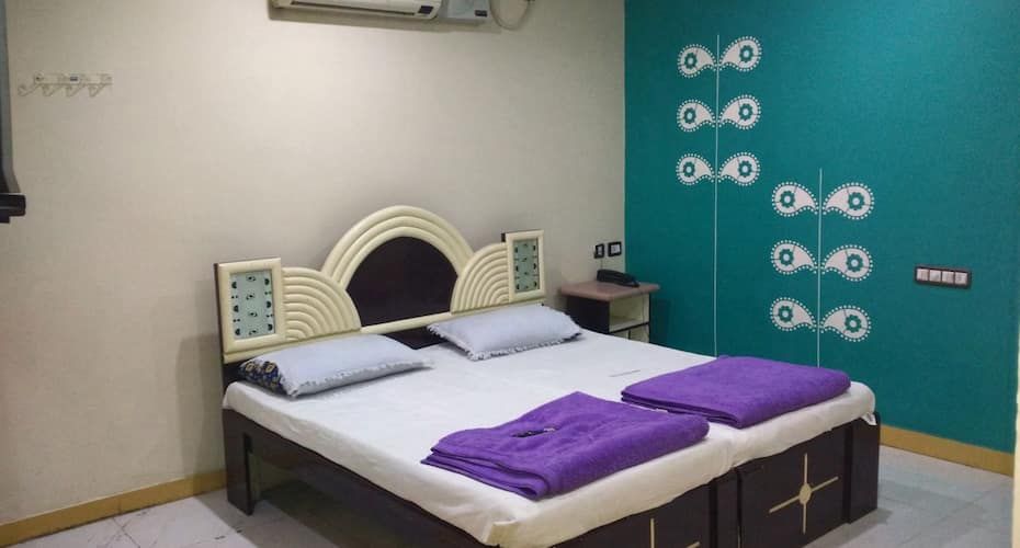 Sri Srinivasa Lodge Ac Double Room