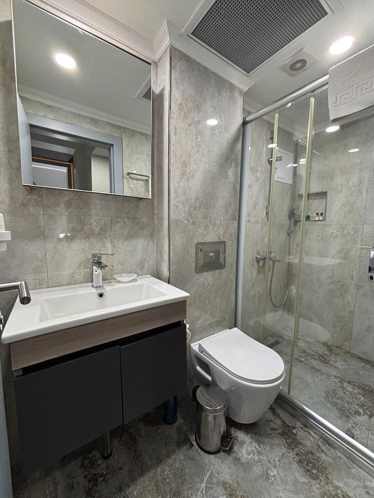 Lapis Inn Hotel & Spa Standard Double Room 11