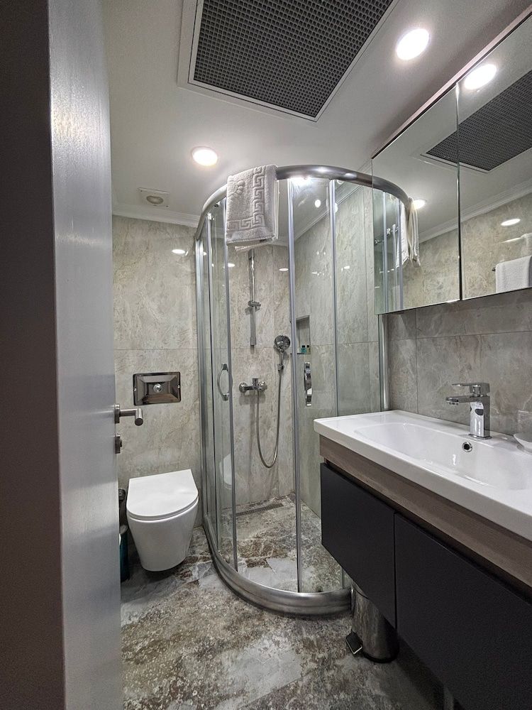 Lapis Inn Hotel & Spa Standard Double Room 9