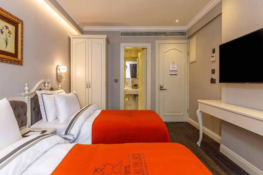 Amiral Palace Hotel Boutique Class Standard Twin Room, Ground Floor