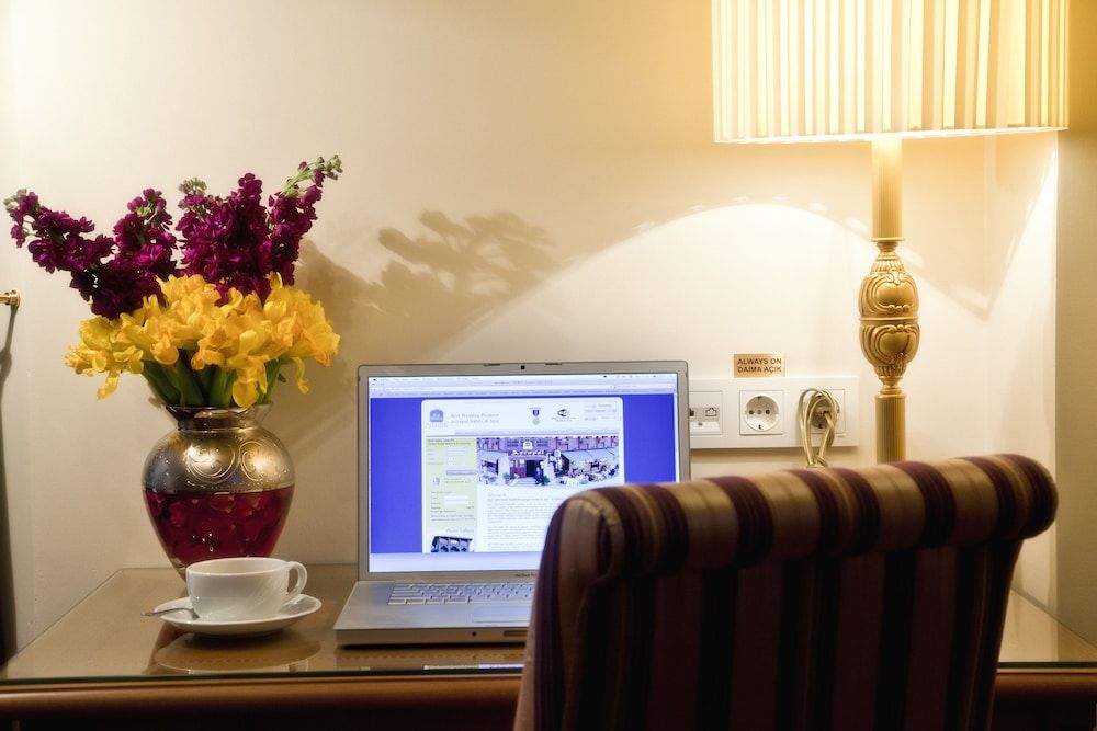 GLK PREMIER Acropol Suites & Spa - Special Class Executive Room with Balcony, Sea view or Hagia Sophia view 9