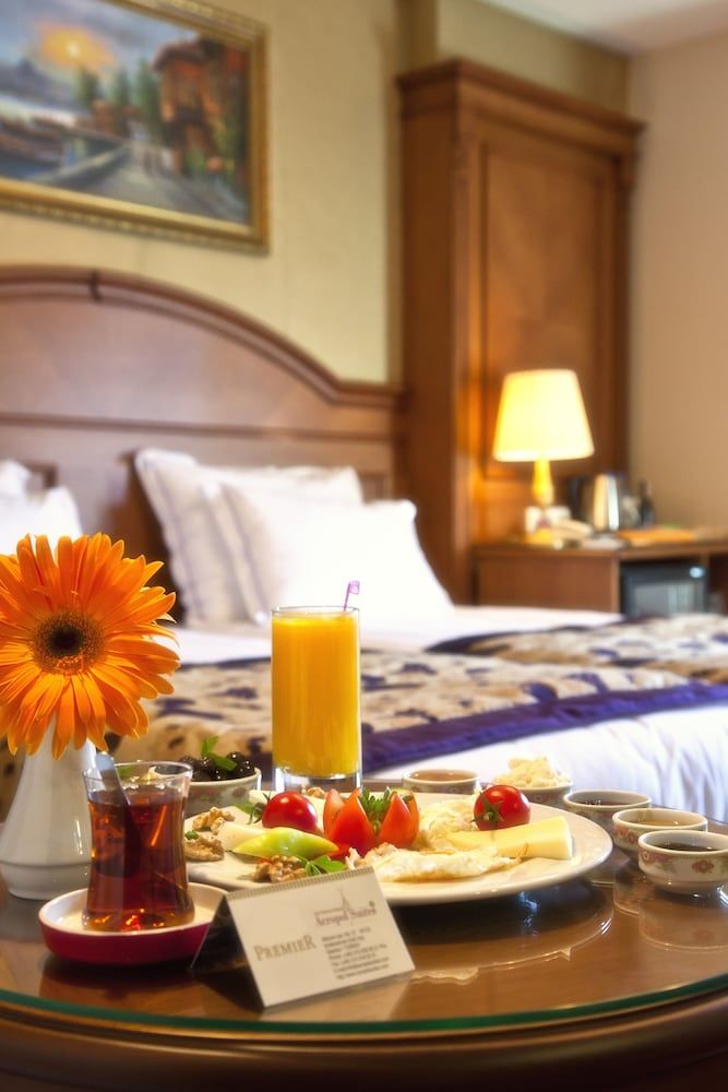 GLK PREMIER Acropol Suites & Spa - Special Class Executive Room with Balcony, Sea view or Hagia Sophia view 4