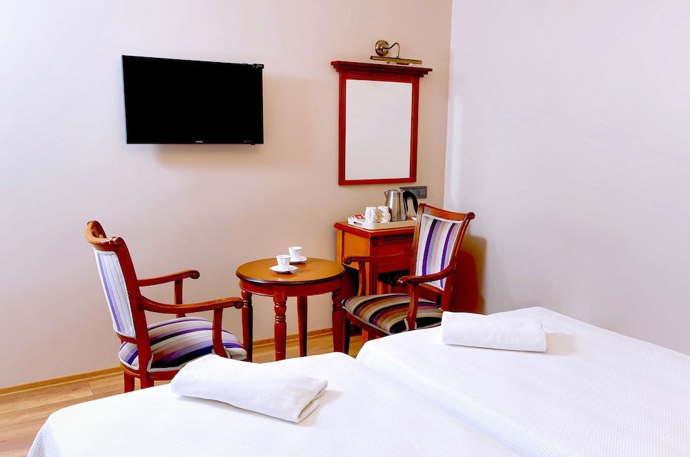 Hotel Saba Economy Twin Room, 2 Twin Beds, No Windows