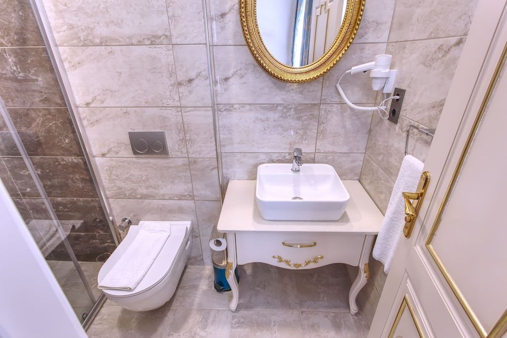 Hotel Saba Economy Twin Room, 2 Twin Beds, No Windows 4