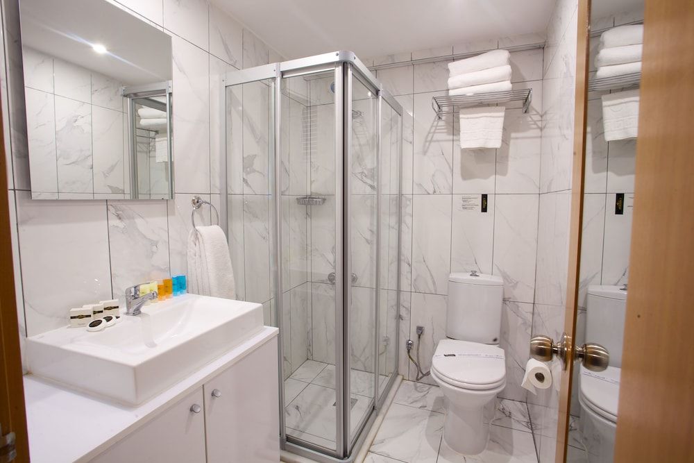 undefined Carlton Hotel 6