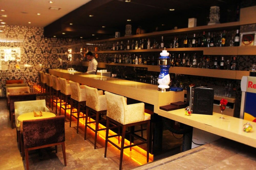 undefined Carlton Hotel 10