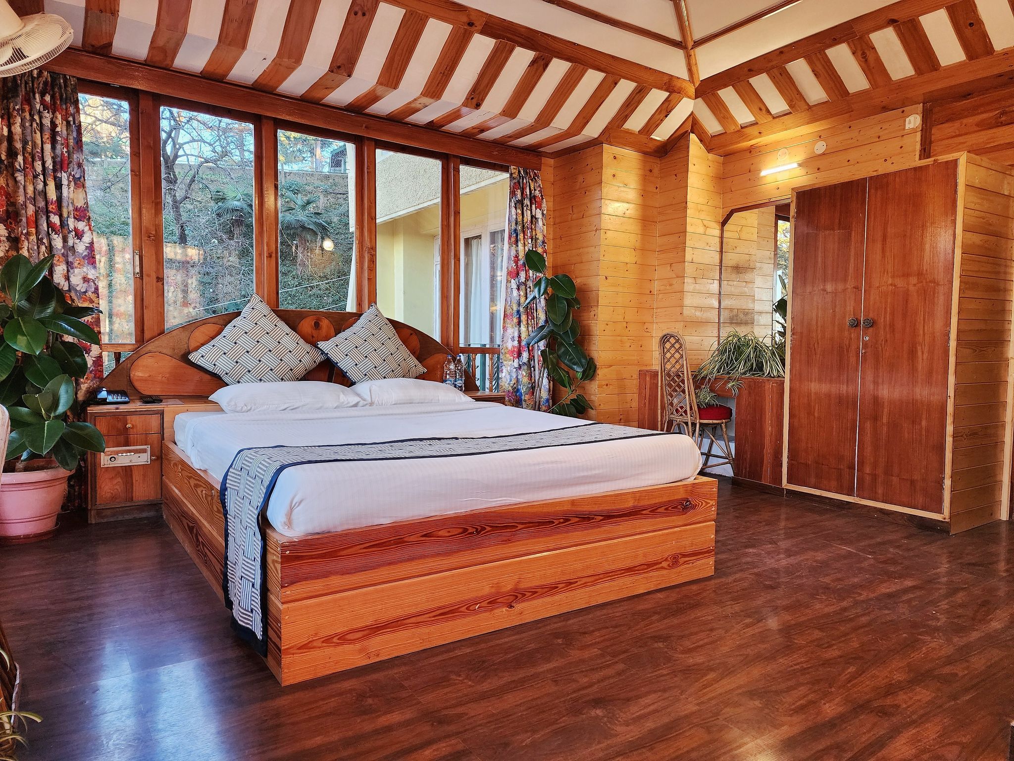 Hotel Pineview Shimla Royal Premium 5