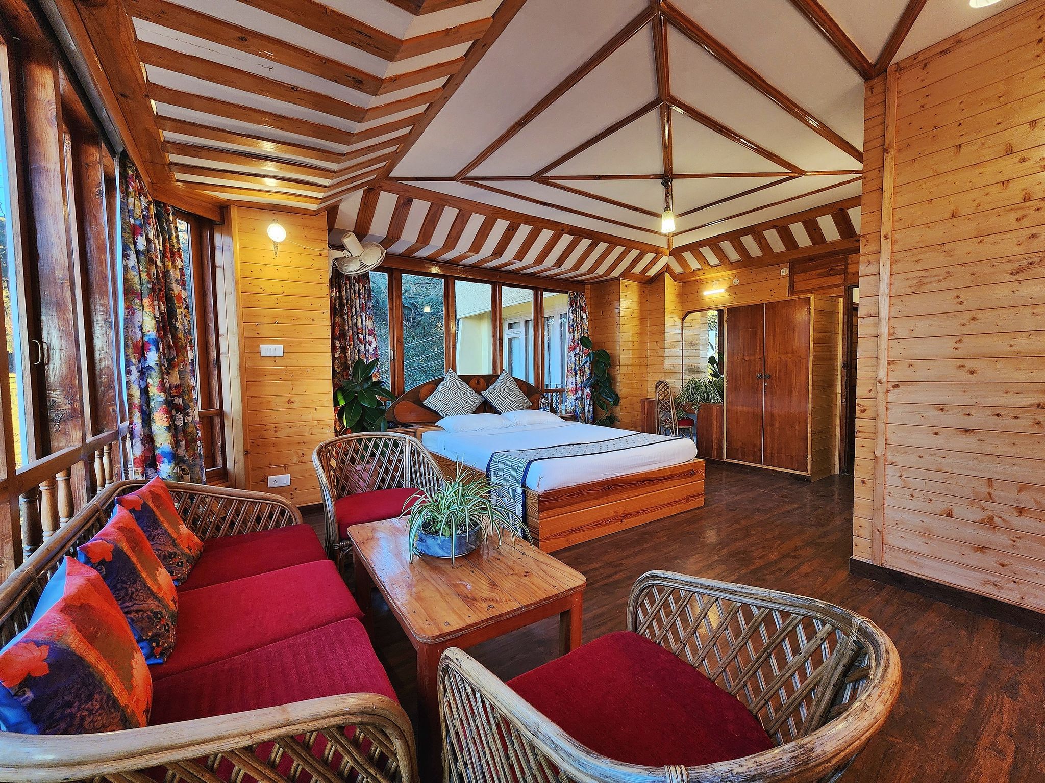 Hotel Pineview Shimla Royal Premium 2