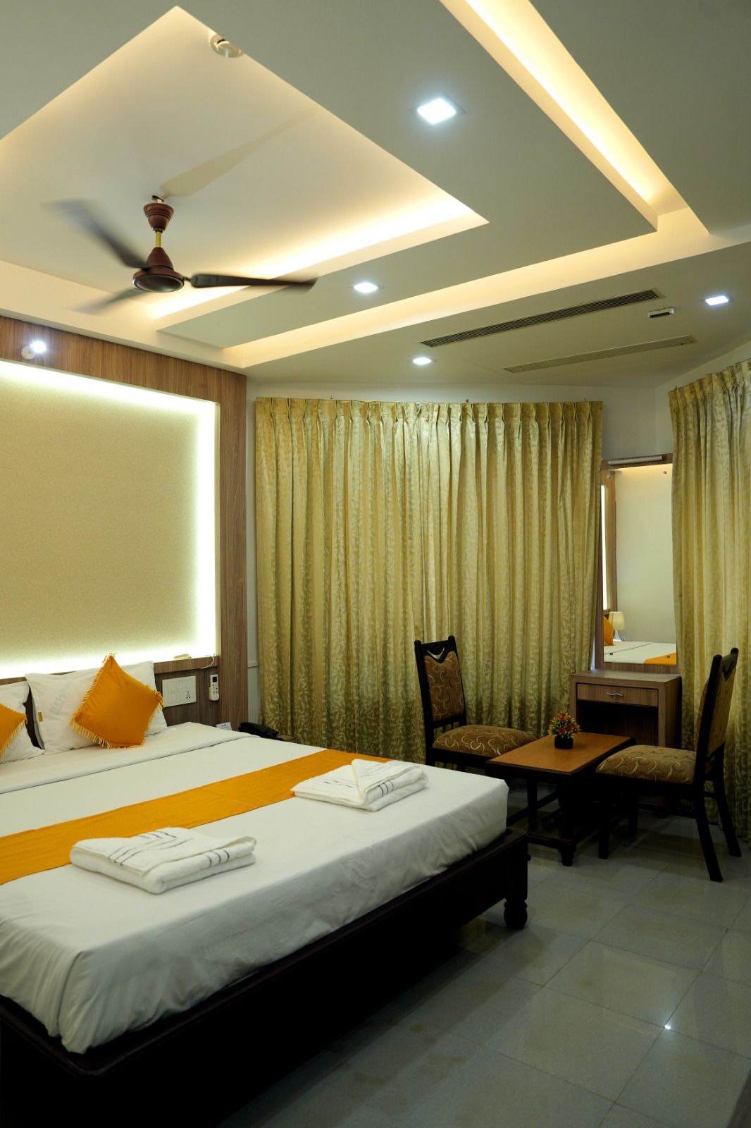 THE KRISHNA HOLIDAY VILLAGE Deluxe Room 4