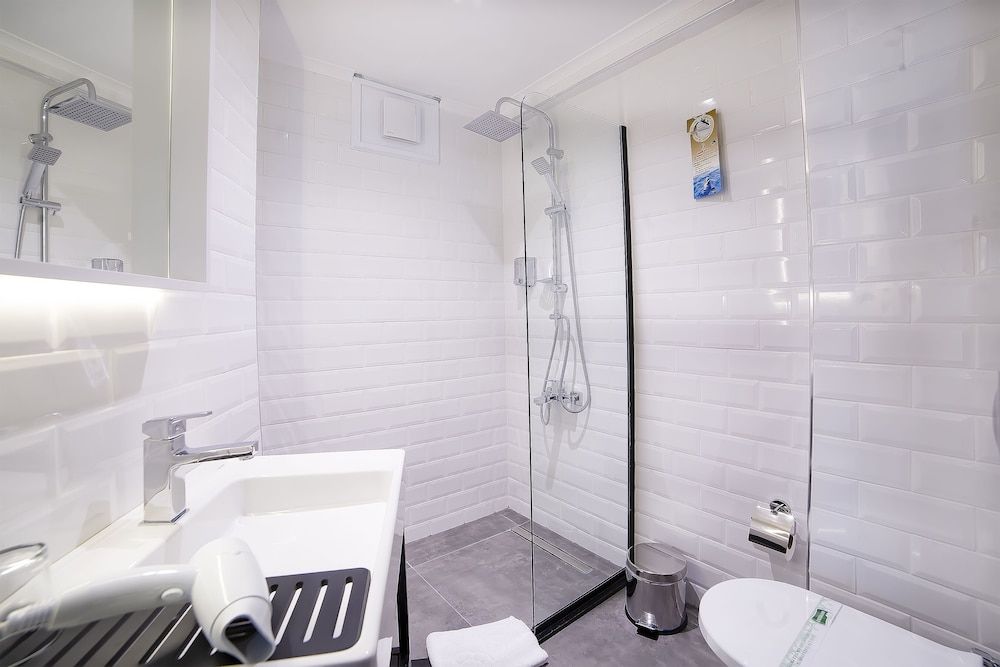 undefined Barin Hotel 10