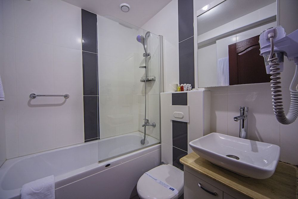 Hippodrome Hotel Triple Room 2