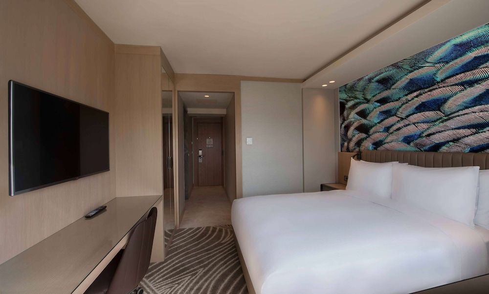 DoubleTree by Hilton Hotel Istanbul - Sirkeci Room, 1 Queen Bed, Balcony 5