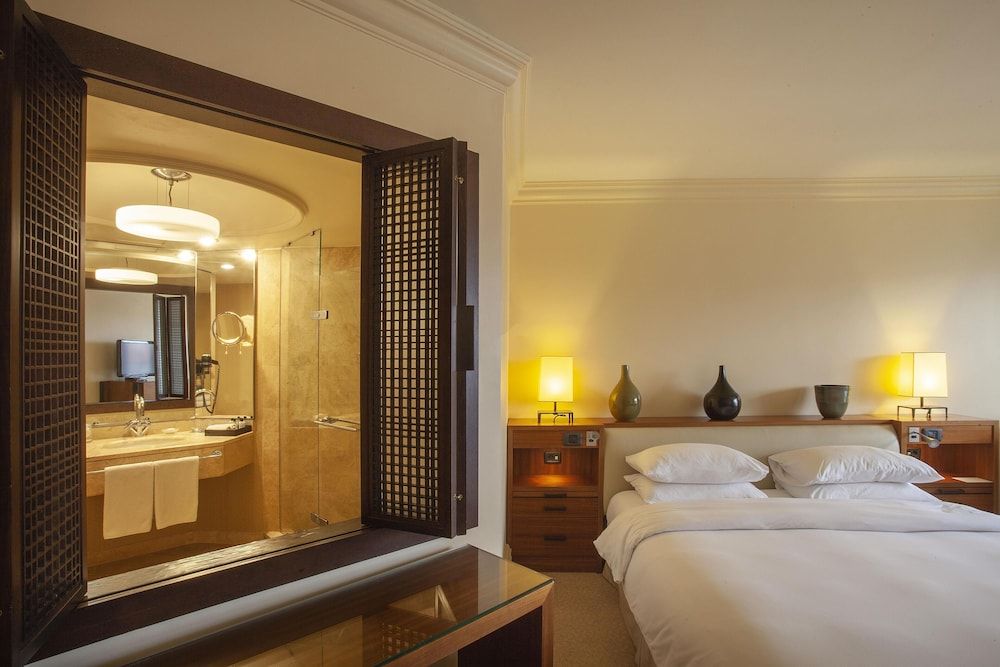 Grand Hyatt Istanbul Room, 1 King Bed 3