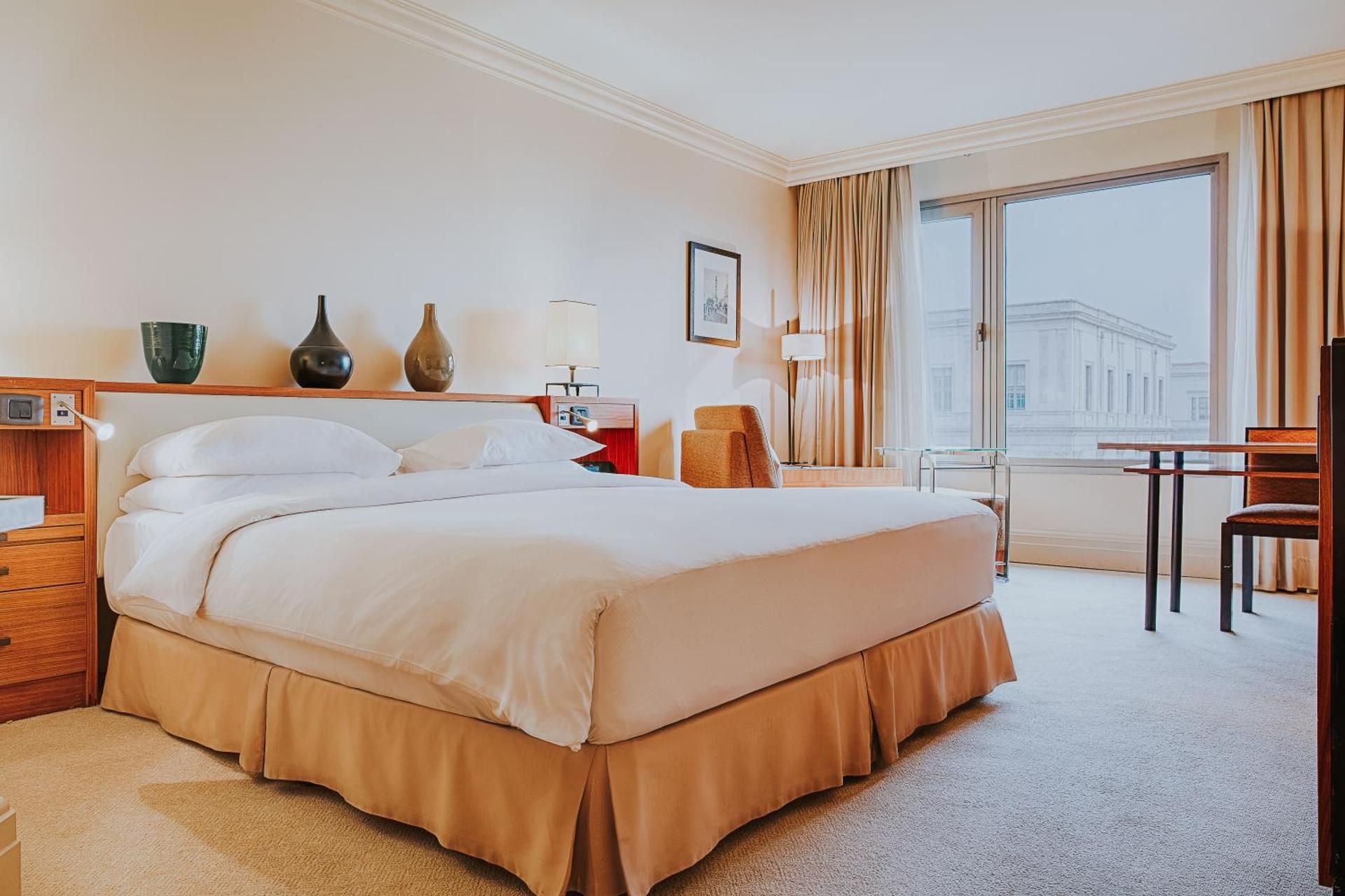1 King Bed
