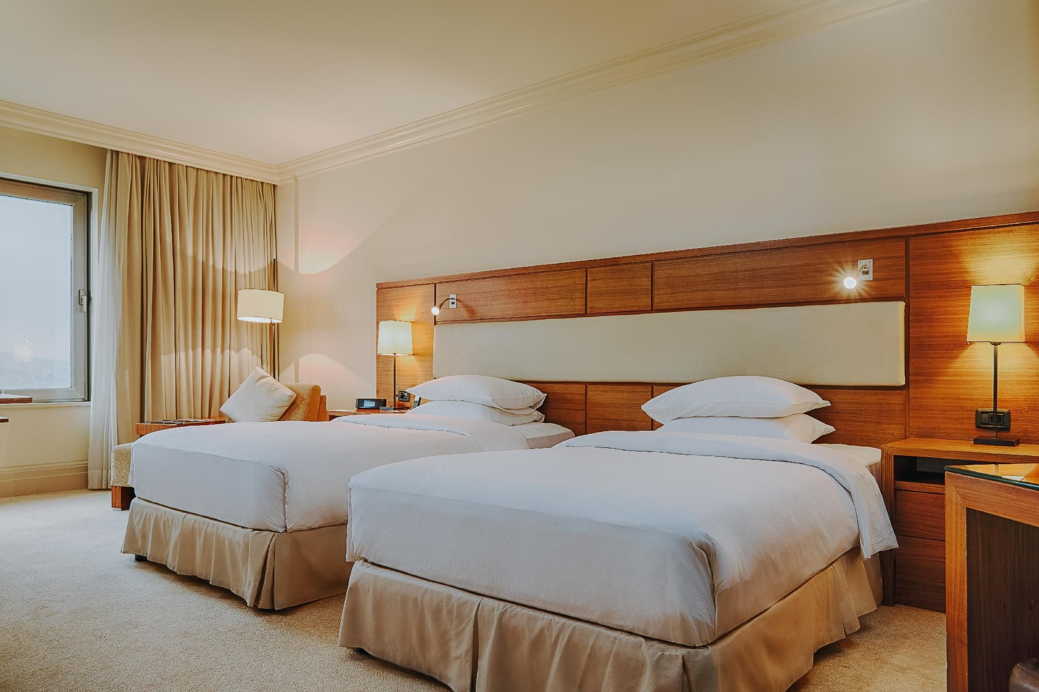 2 Twin Beds With Club Access