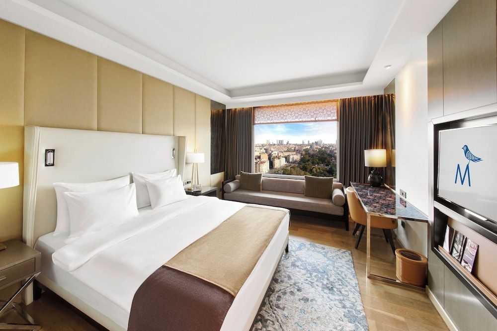 Club Room, City View, Lounge Access