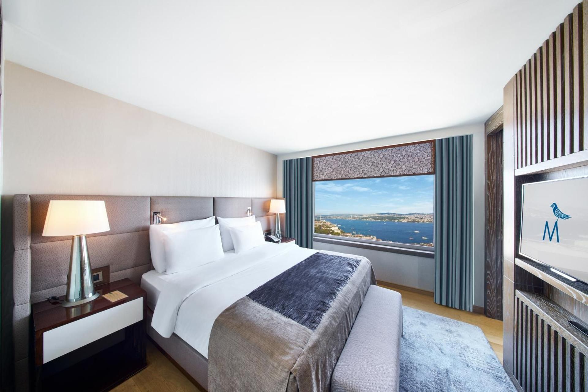 Bosphorus Suite with Lounge Access