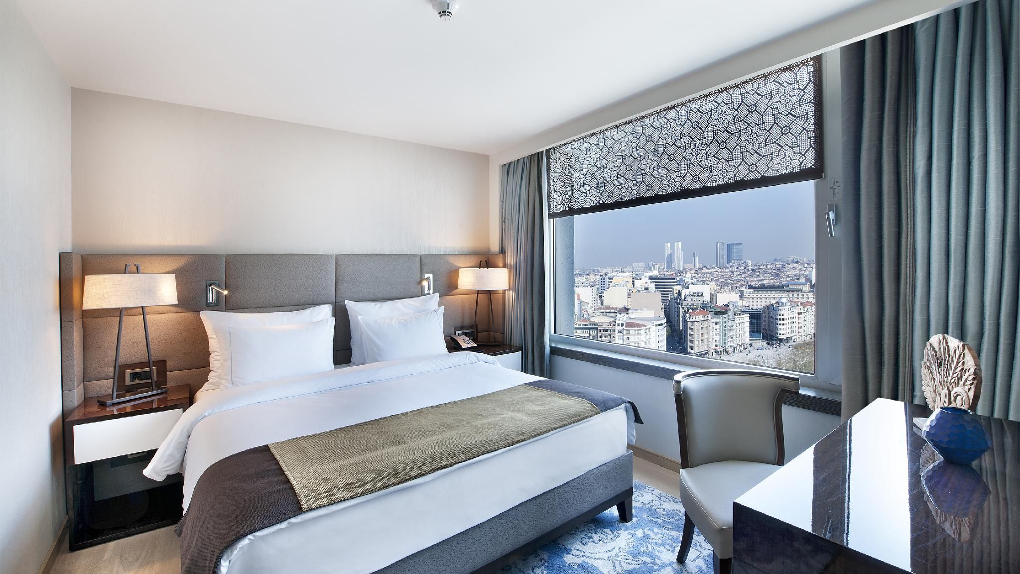 The Marmara Taksim Corner City View King Room 4
