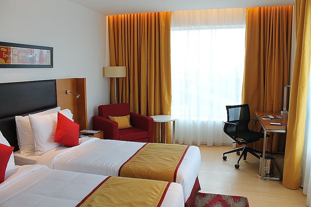 Superior Room, 2 Twin Beds, City View