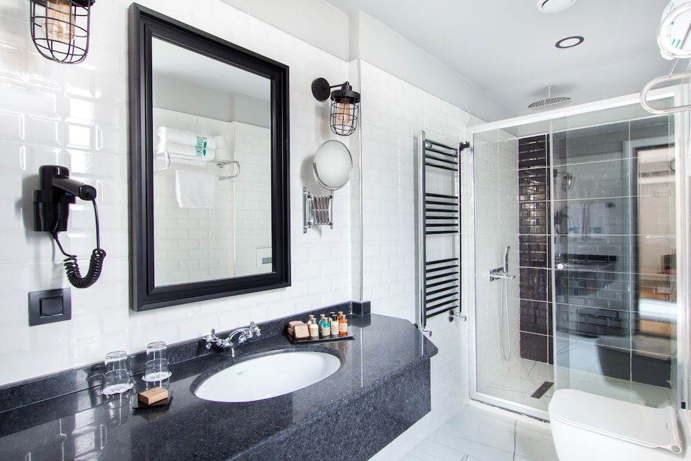 Hotel Poem Premier Room with Patio 5