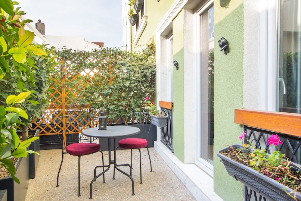 Hotel Poem Premier Room with Patio 4